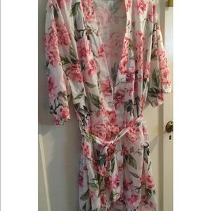 Beautiful flower MuMu brand robe small